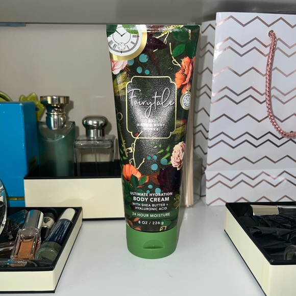 Bath & Body Works Bundle!! - Picture 12 of 14